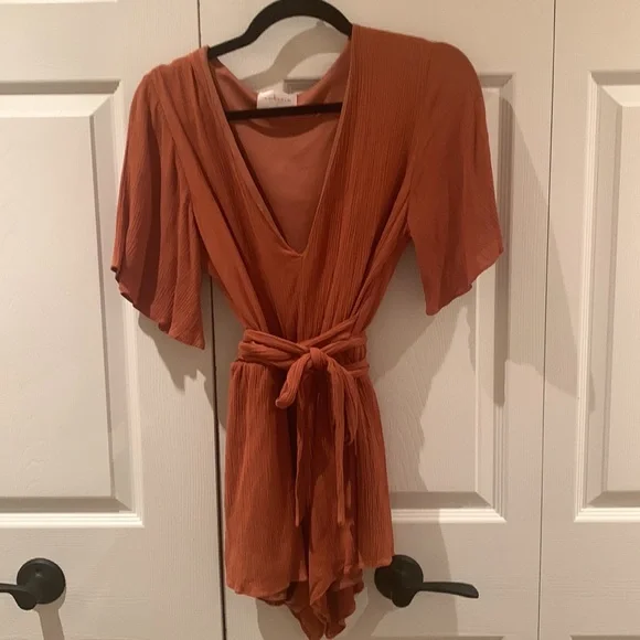 Romper - Picture 2 of 3